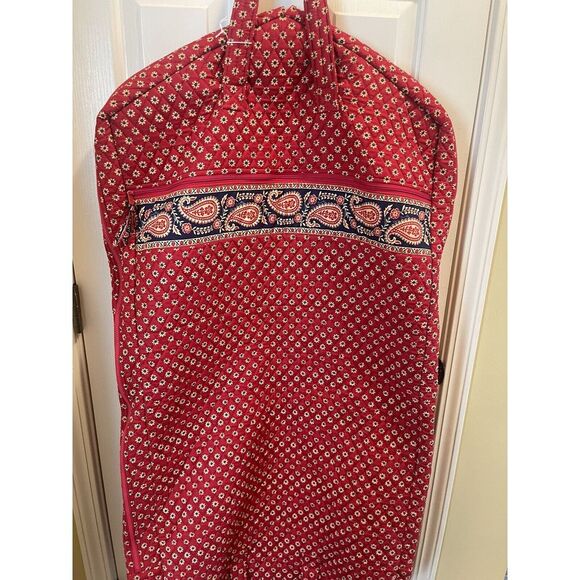 VERA BRADLEY Garment Bag AMERICAN RED  with navy paisley trim RETIRED Vintage - Picture 3 of 5